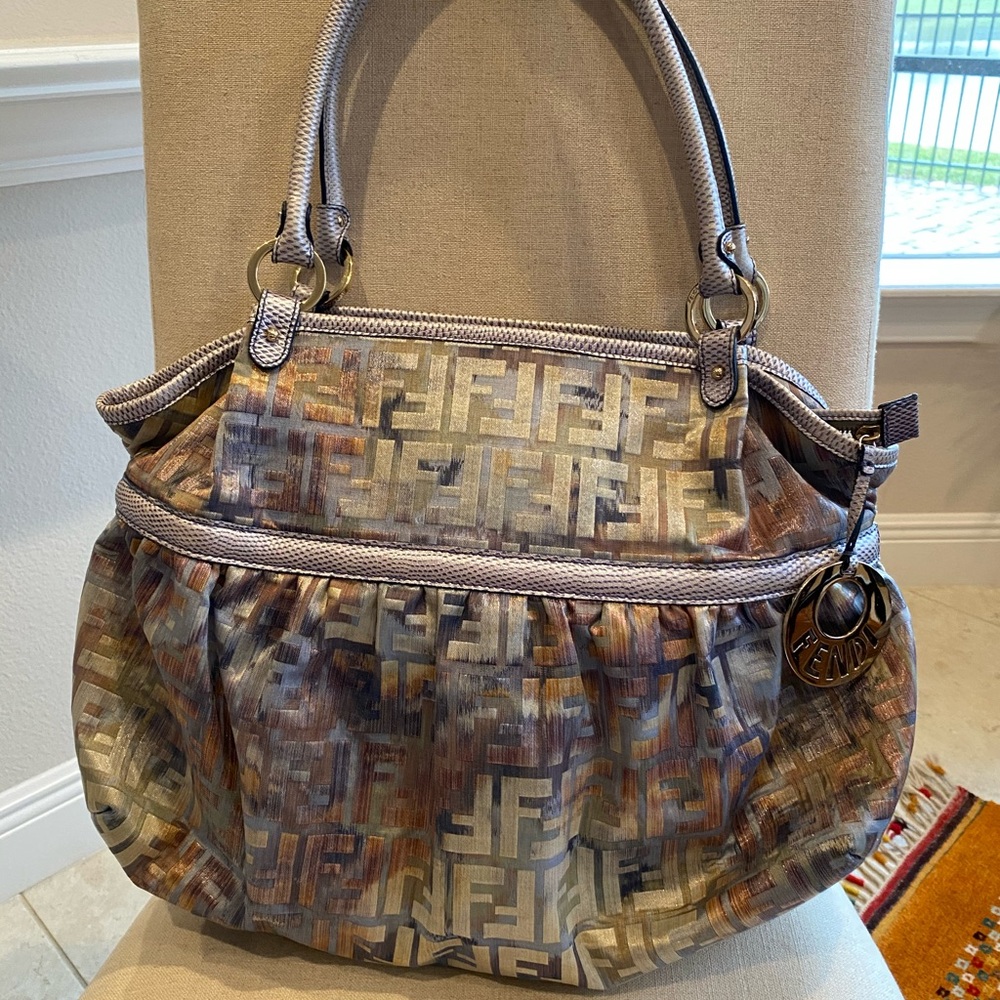 Fendi Elegant Multicolor Shoulder Bag